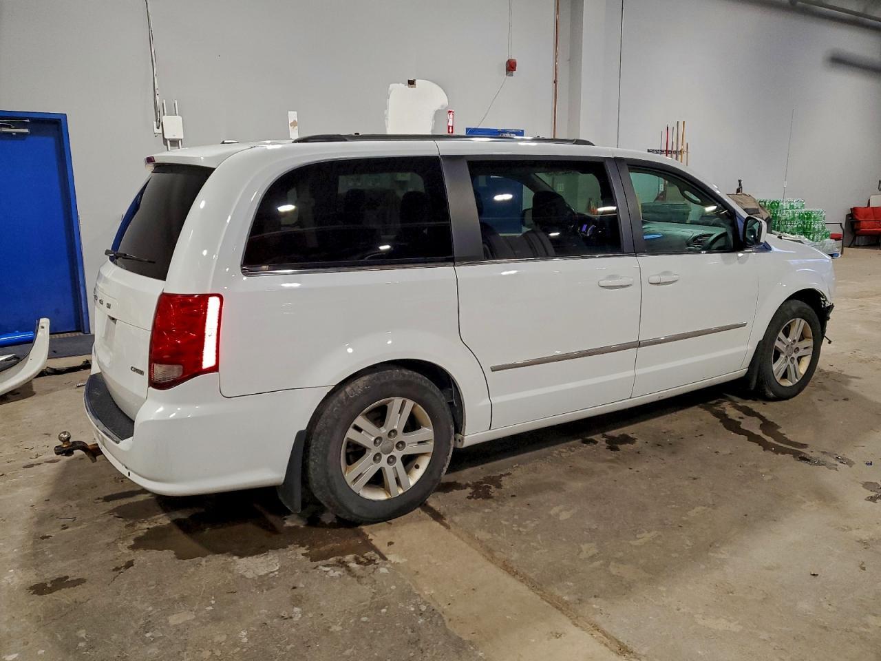 2016 Dodge Grand Caravan Crew - Image 3