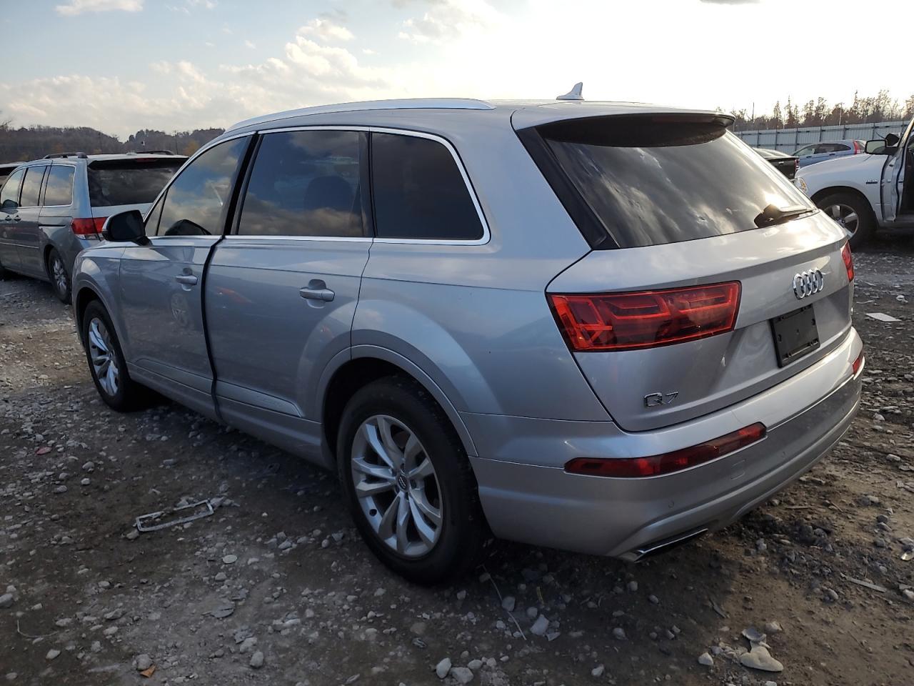 2017 Audi Q7 Premium Plus - Image 2