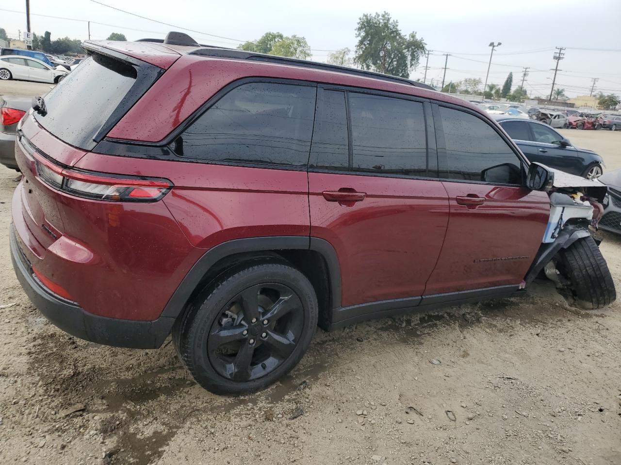 2023 Jeep Grand Cherokee Limited - Image 3