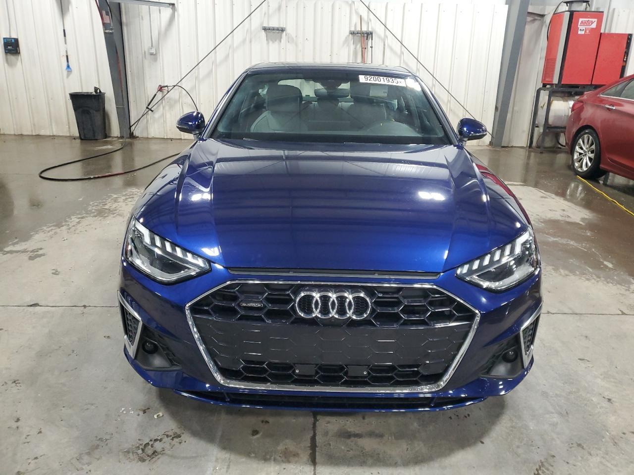 2022 Audi A4 Premium Plus 45 - Фото 5