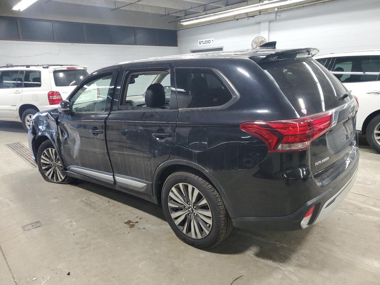 2020 Mitsubishi Outlander Se - Фото 2