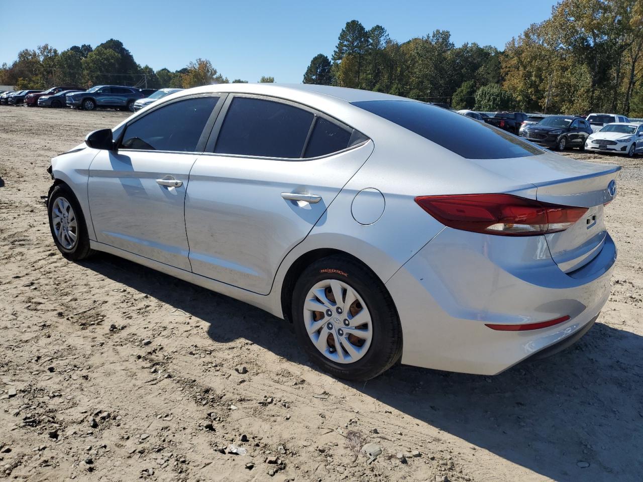 2018 Hyundai Elantra Se - Image 2