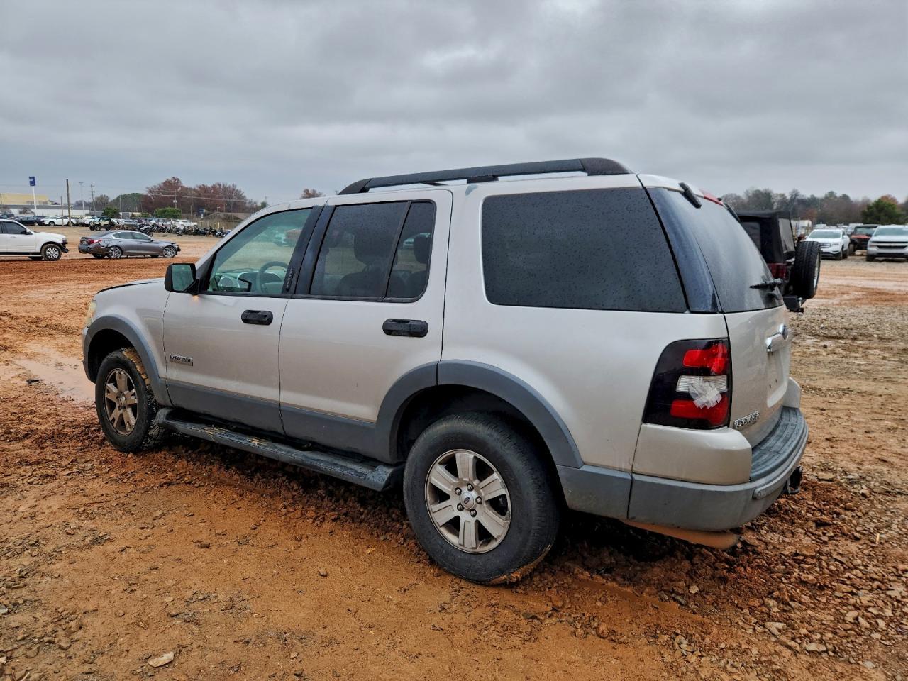 2006 Ford Explorer Xlt - Фото 2