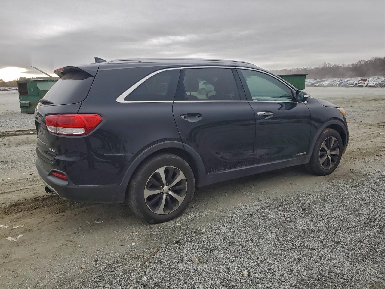 2017 Kia Sorento Ex - Image 3