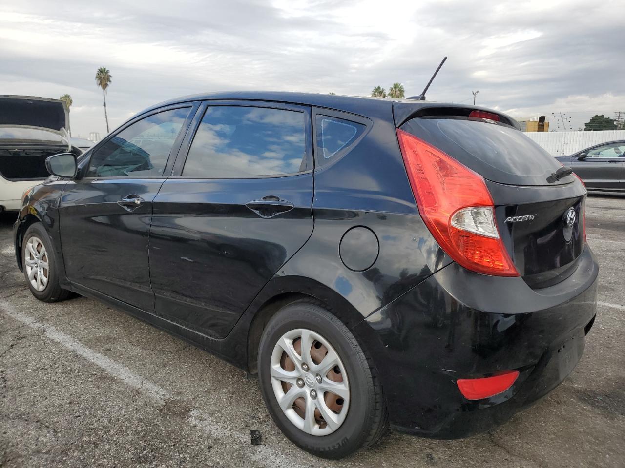 2012 Hyundai Accent Gls - Фото 2