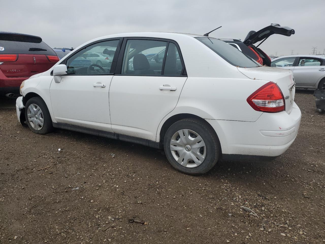 2011 Nissan Versa S - Image 2