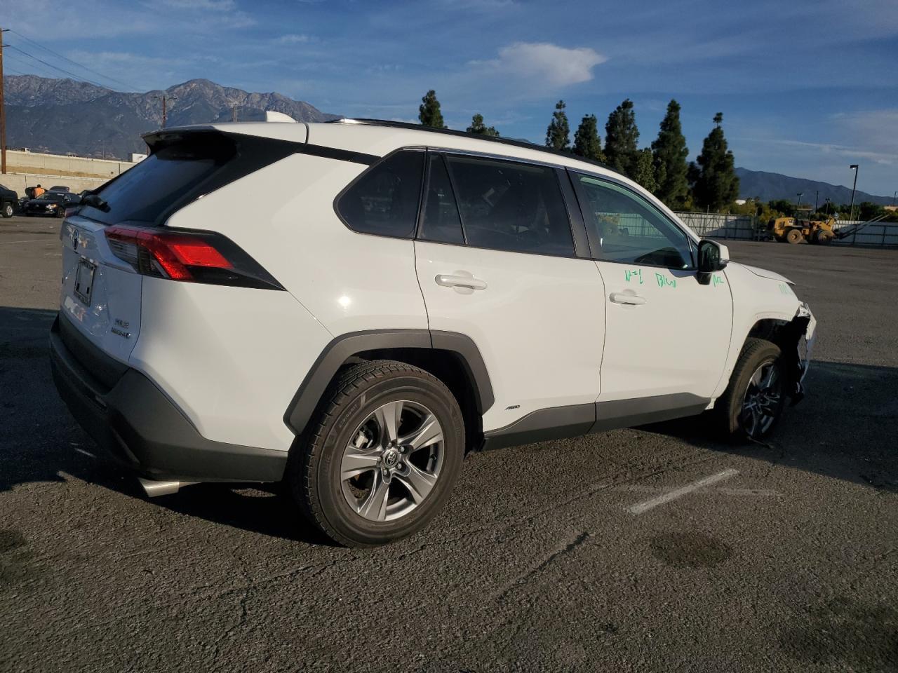 2024 Toyota Rav4 Xle - Image 3