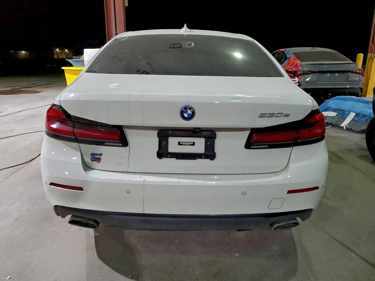 2023 BMW 530E - Image 6