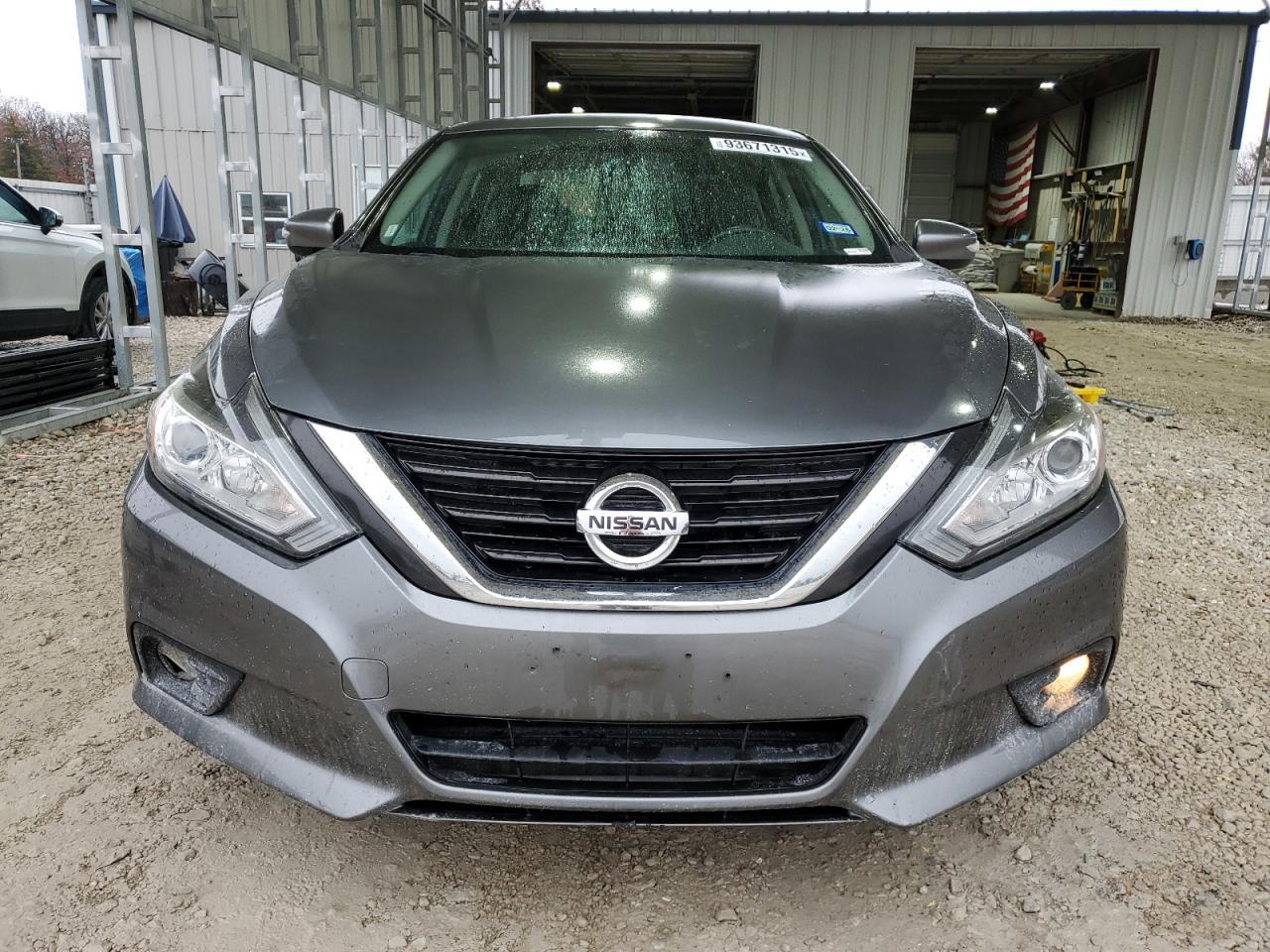 2018 Nissan Altima 2.5 - Image 5