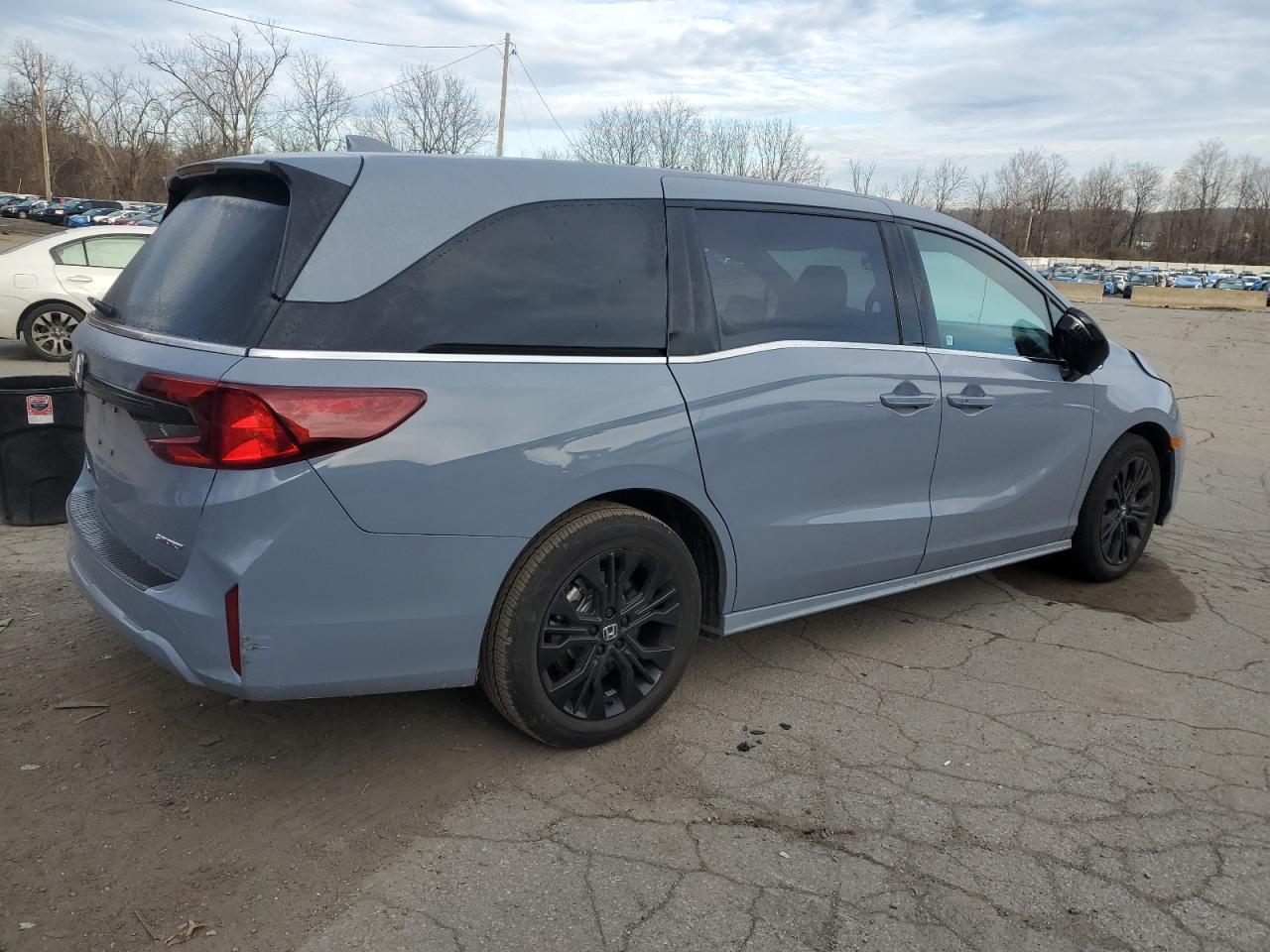 2025 Honda Odyssey Sport-L - Фото 3