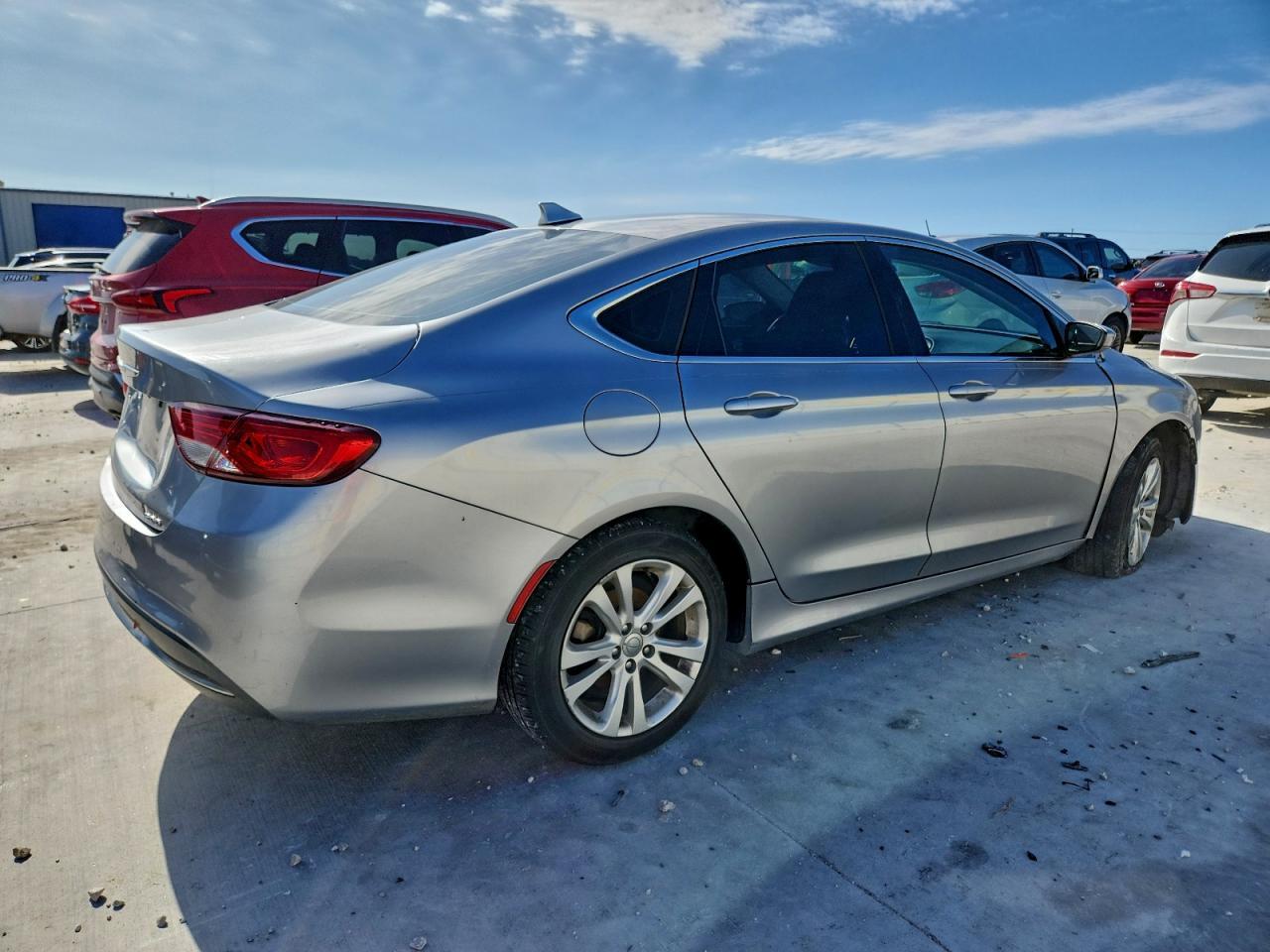 2015 Chrysler 200 Limited - Фото 3
