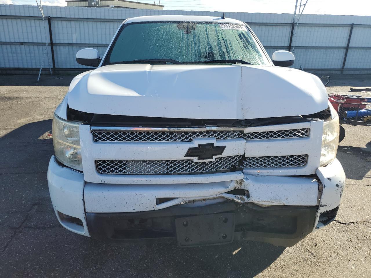 2009 Chevrolet Silverado C1500 - Image 5