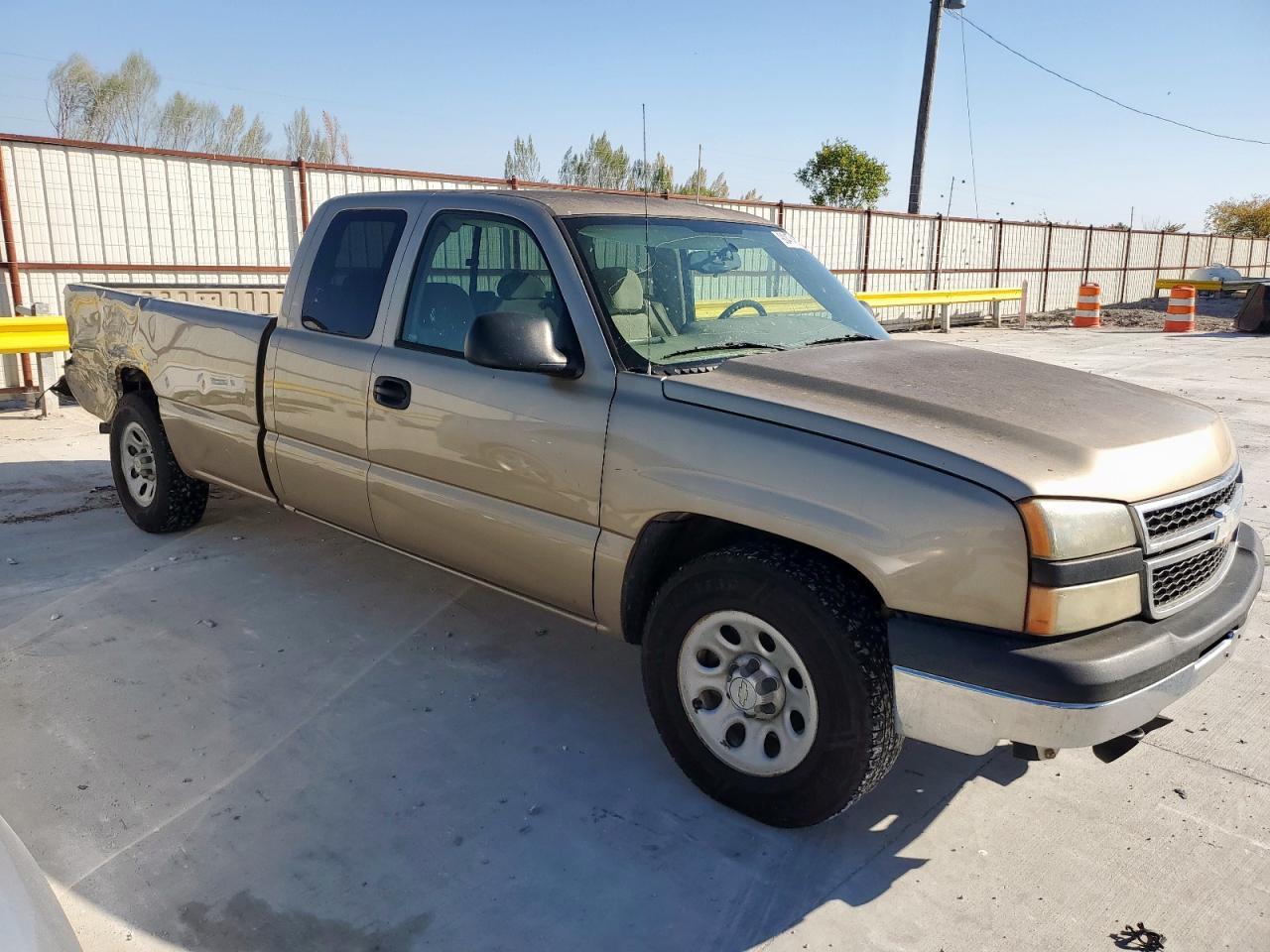 2006 Chevrolet Silverado C1500 - Image 4