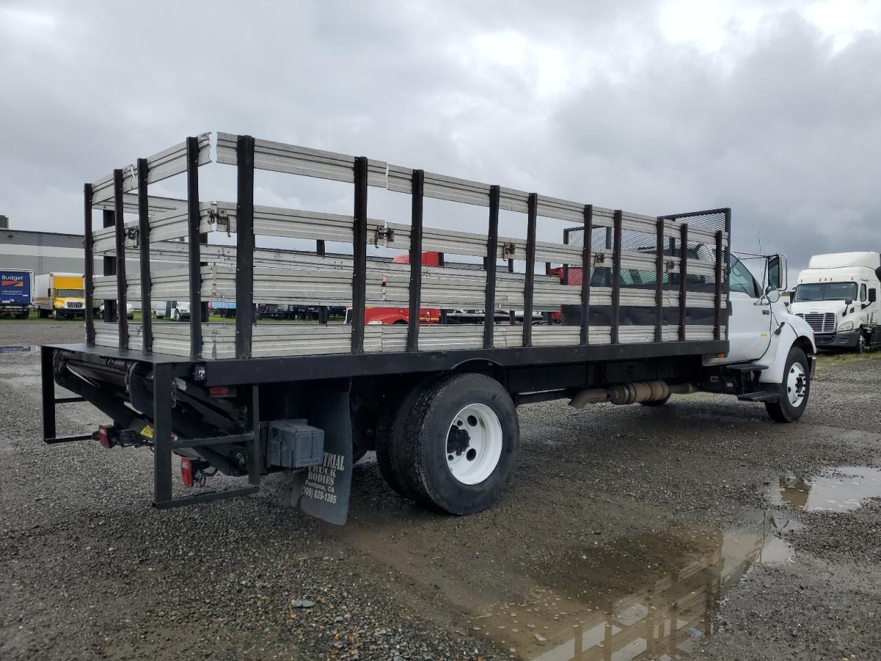 2010 Ford F650 Super Duty Flatbed Truck - Фото 3