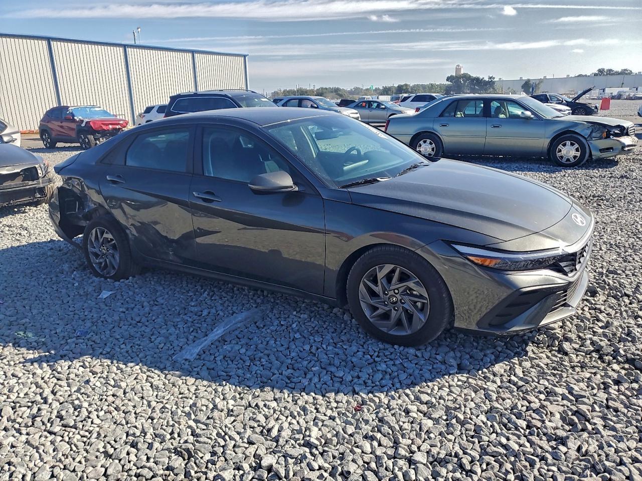 2024 Hyundai Elantra Sel - Image 4