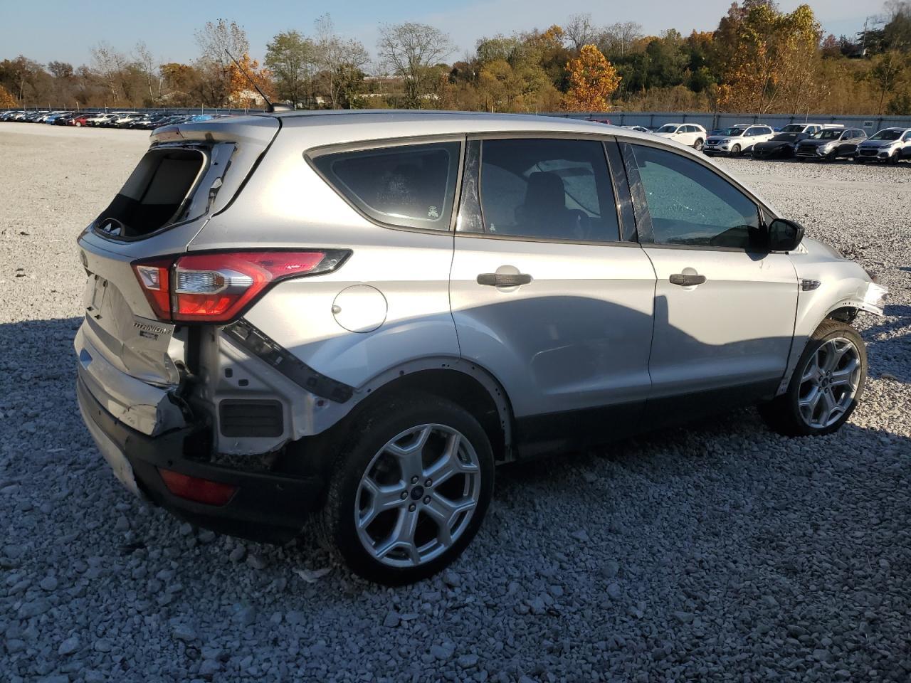 2018 Ford Escape S - Фото 3