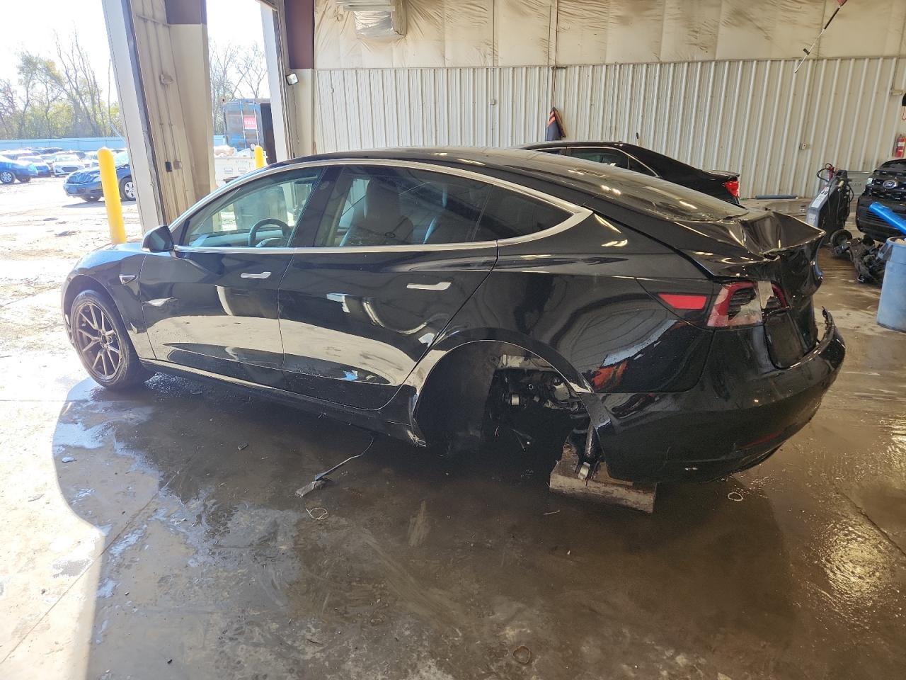 2019 Tesla Model 3 - Image 2