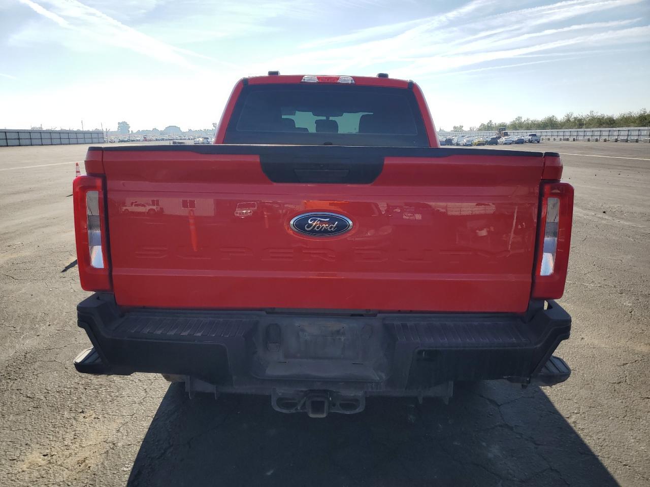 2023 Ford F350 Super Duty - Фото 6