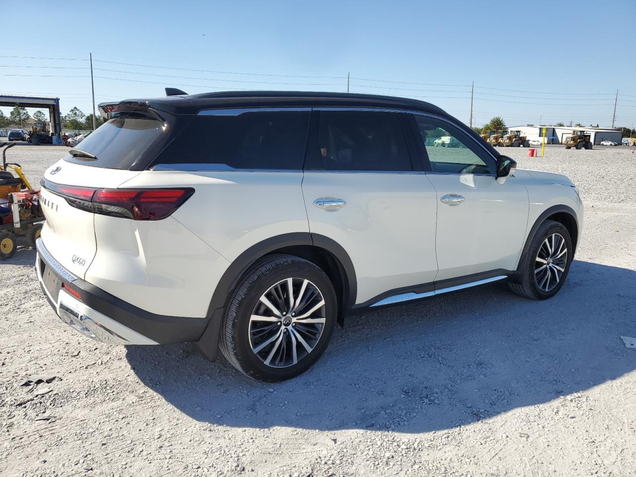 2023 Infiniti Qx60 Autograph - Image 3