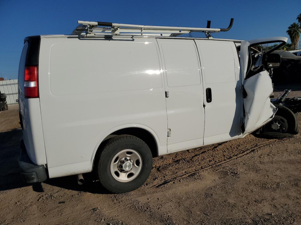 2022 Chevrolet Express 2500 Utility / Service Van - Фото 3