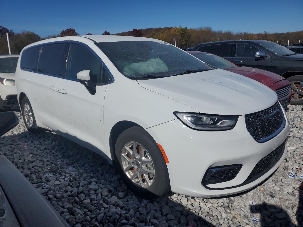 2023 Chrysler Pacifica Touring - Фото 4