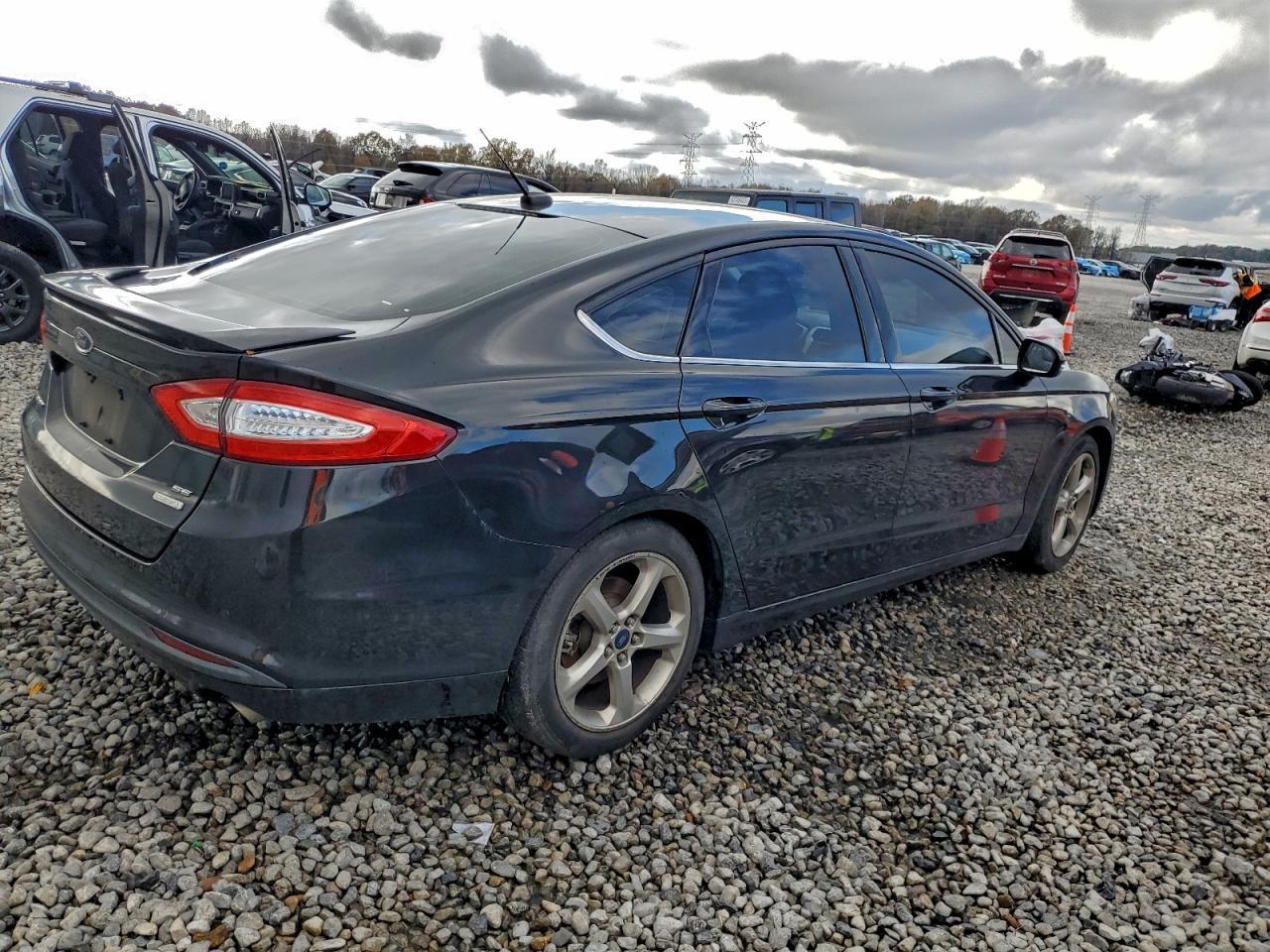 2015 Ford Fusion Se - Фото 3