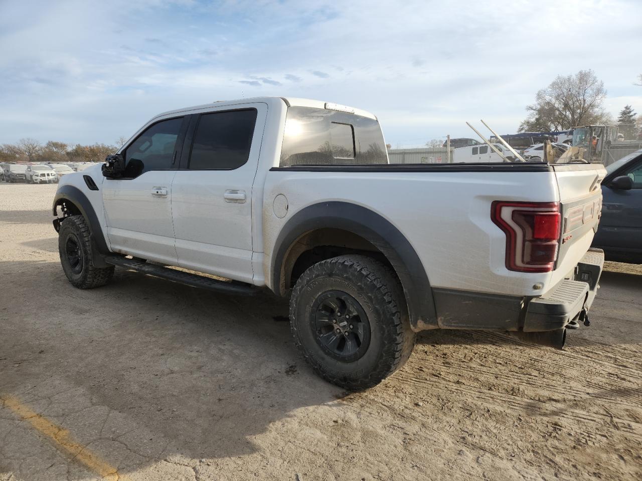 2018 Ford F150 Raptor - Фото 2