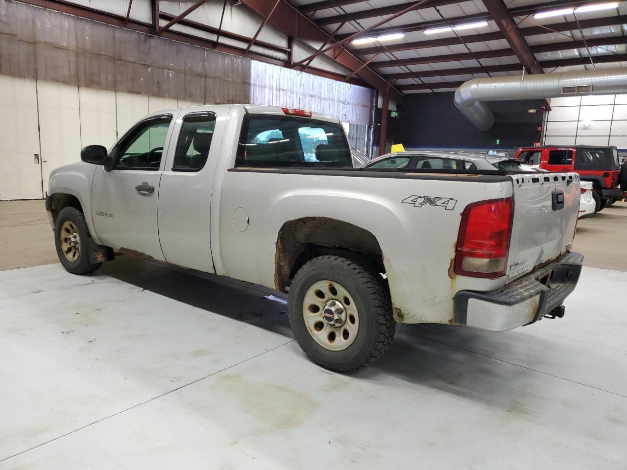 2010 GMC Sierra K1500 - Image 2