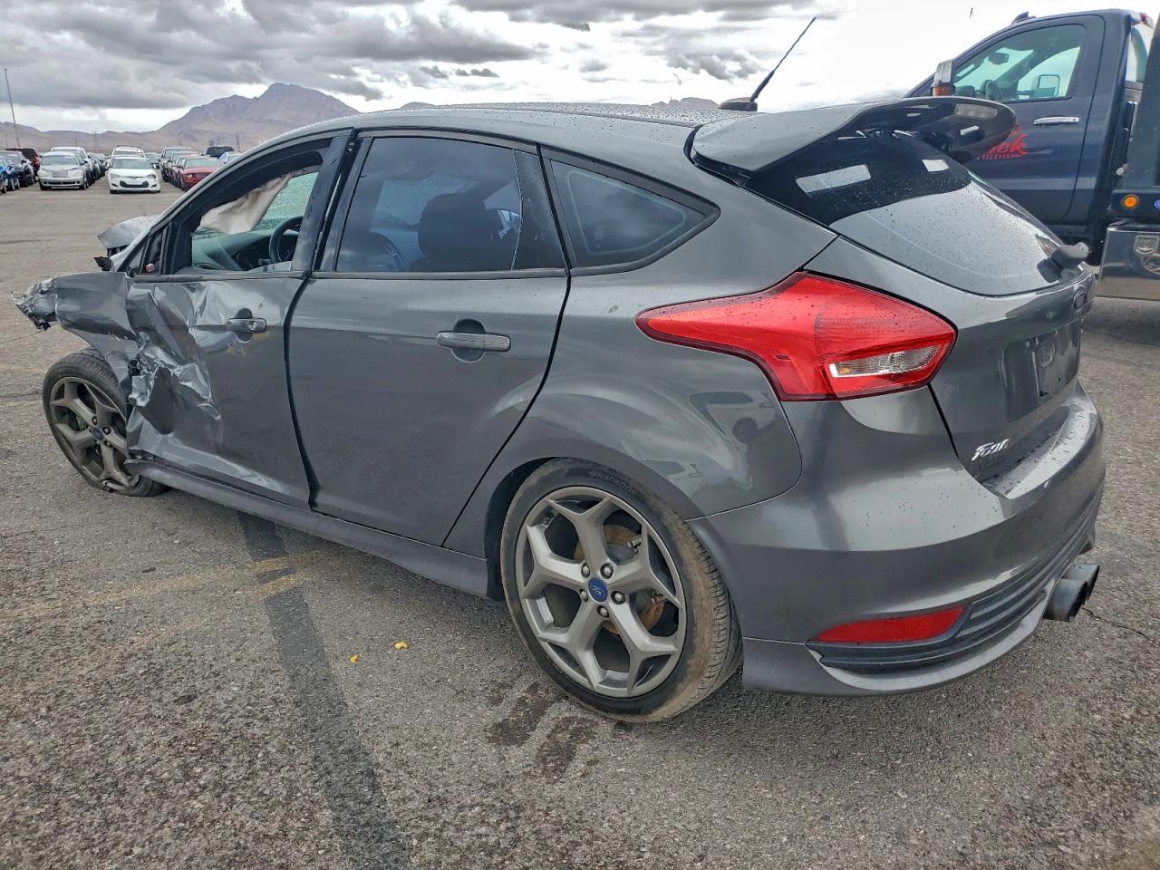 2018 Ford Focus St - Фото 2