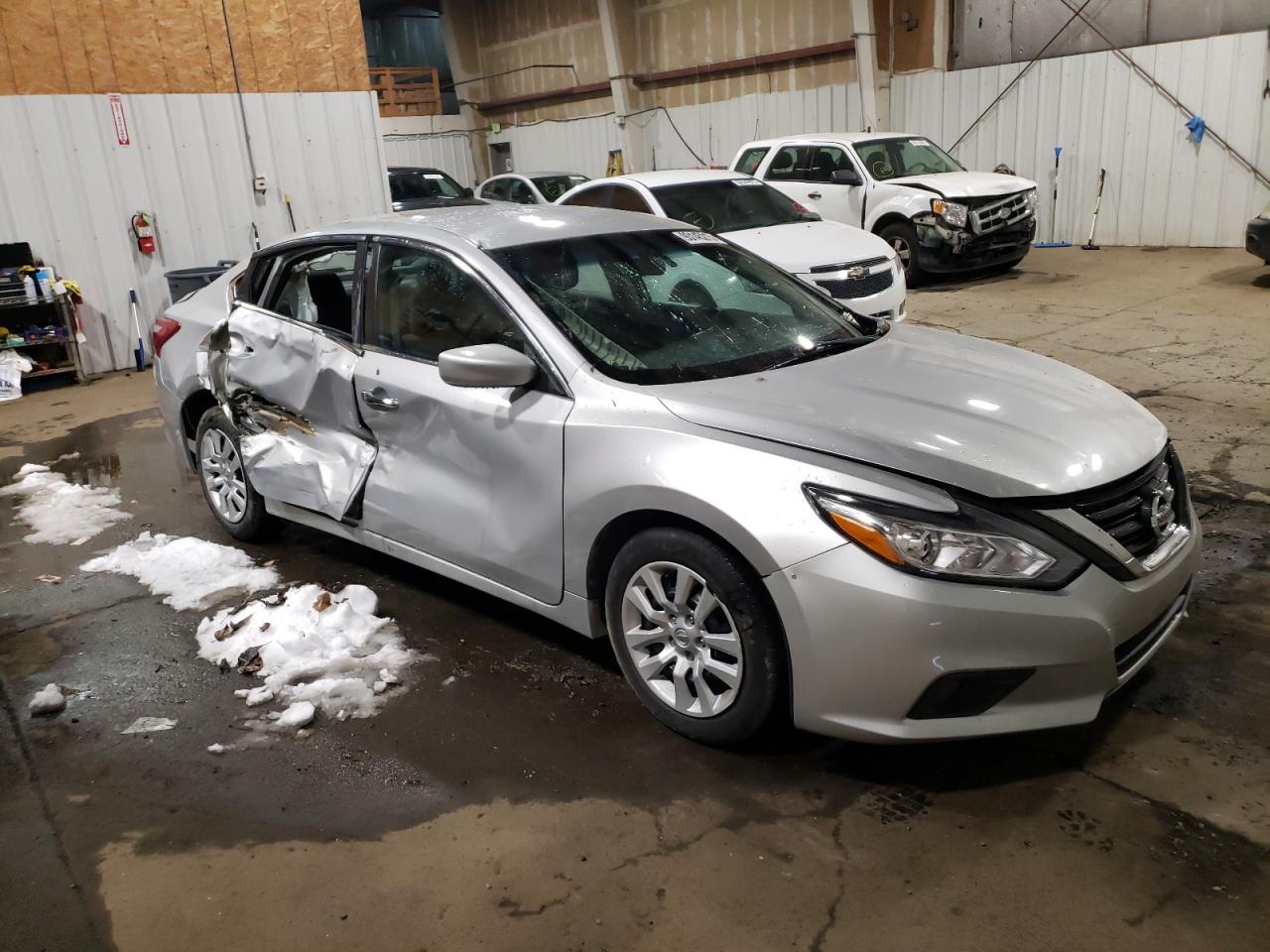 2017 Nissan Altima 2.5 - Image 4