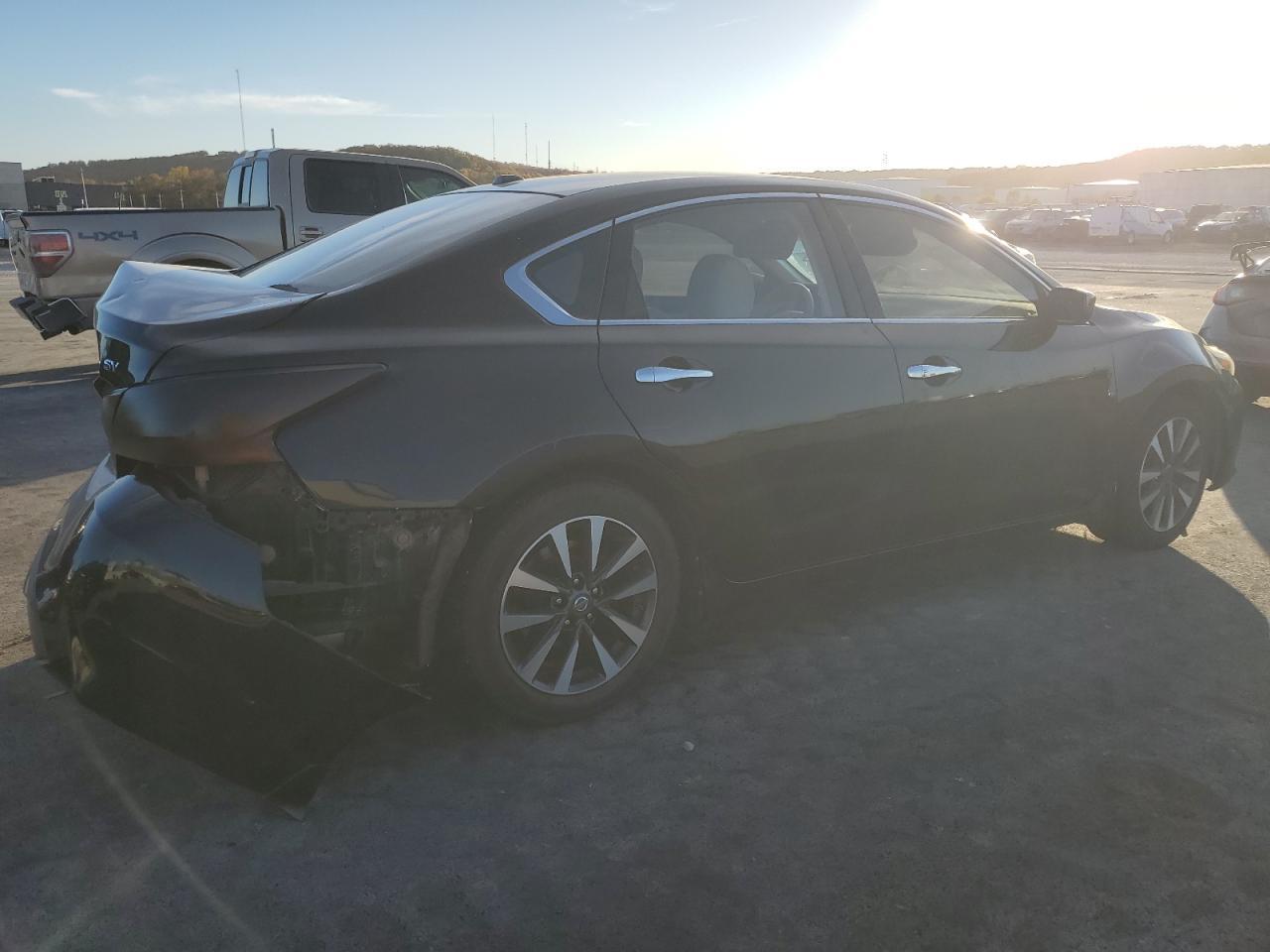 2016 Nissan Altima 2.5 - Image 3