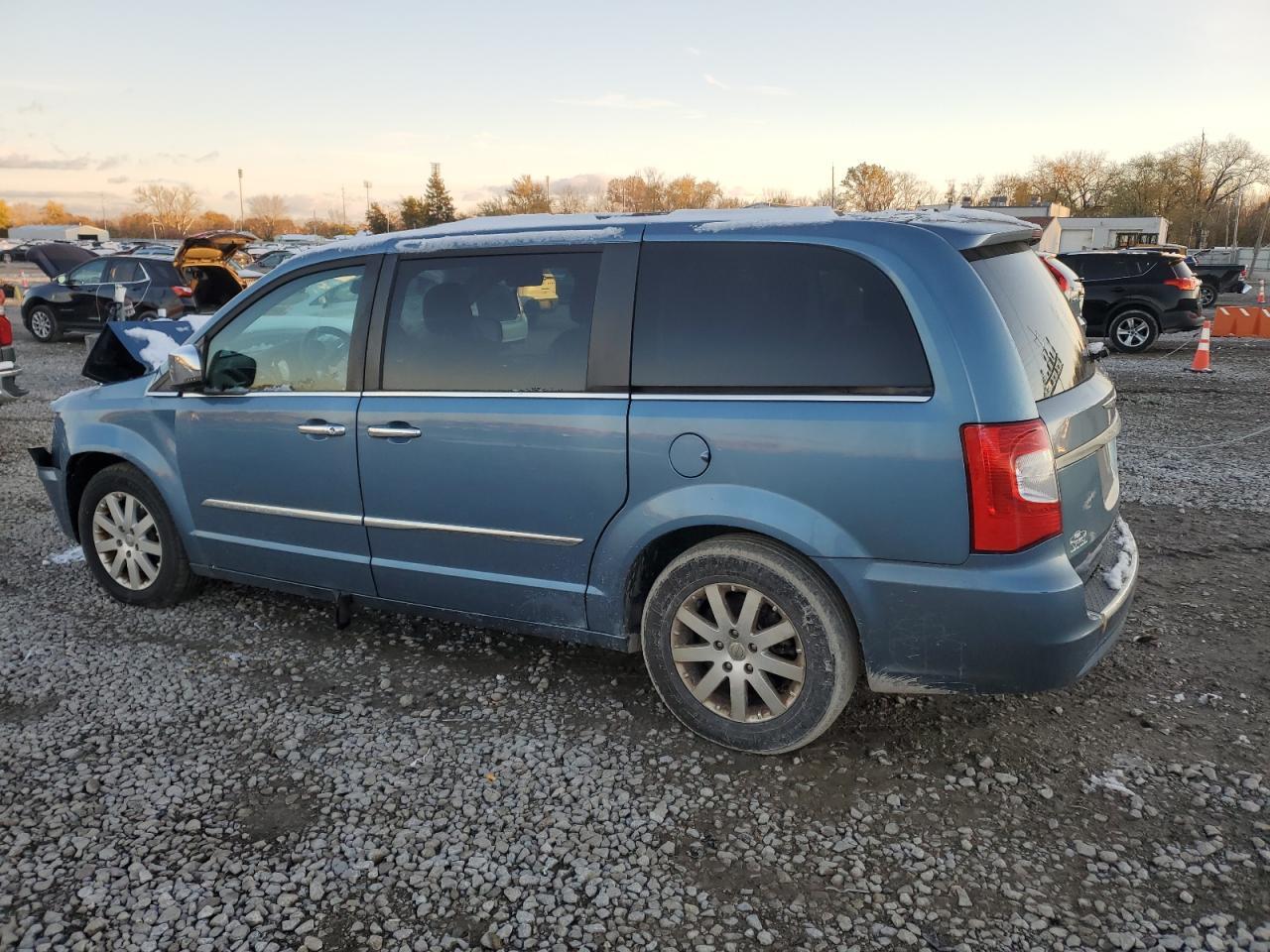 2012 Chrysler Town & Country Touring L - Image 2