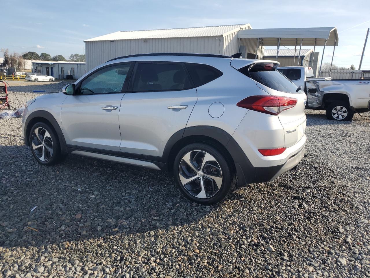 2017 Hyundai Tucson Limited - Image 2