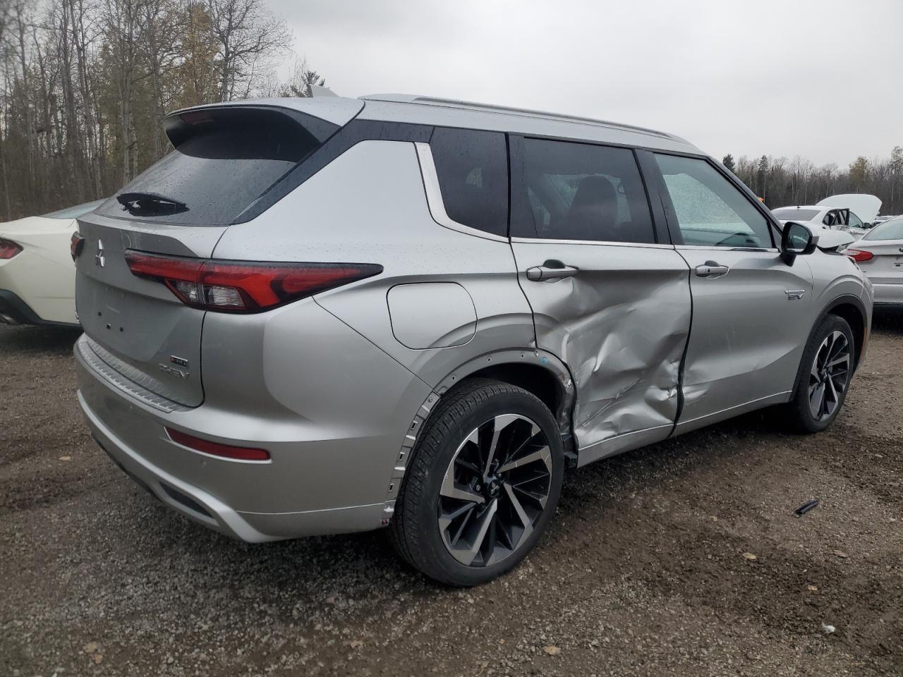 2023 Mitsubishi Outlander Sel - Фото 3
