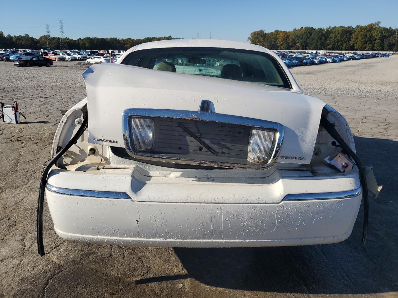 2006 Lincoln Town Car Signature - Image 6