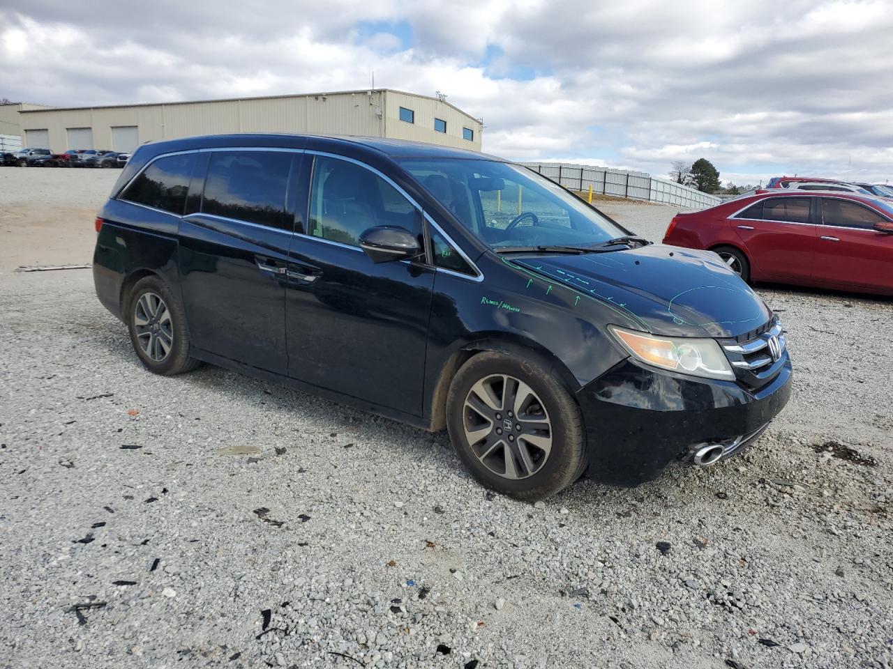 2015 Honda Odyssey Touring - Image 4