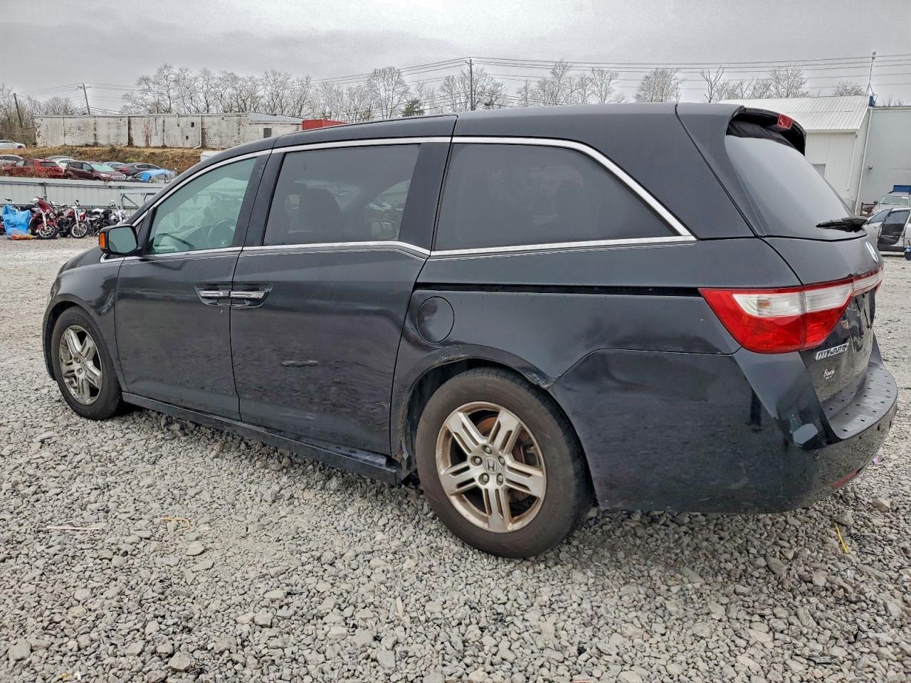 2011 Honda Odyssey Touring - Фото 2