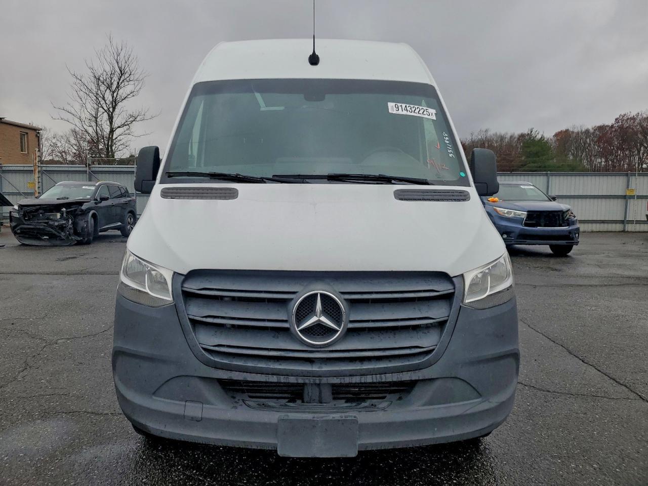2022 Mercedes Benz Sprinter 2500 Delivery Van - Фото 5