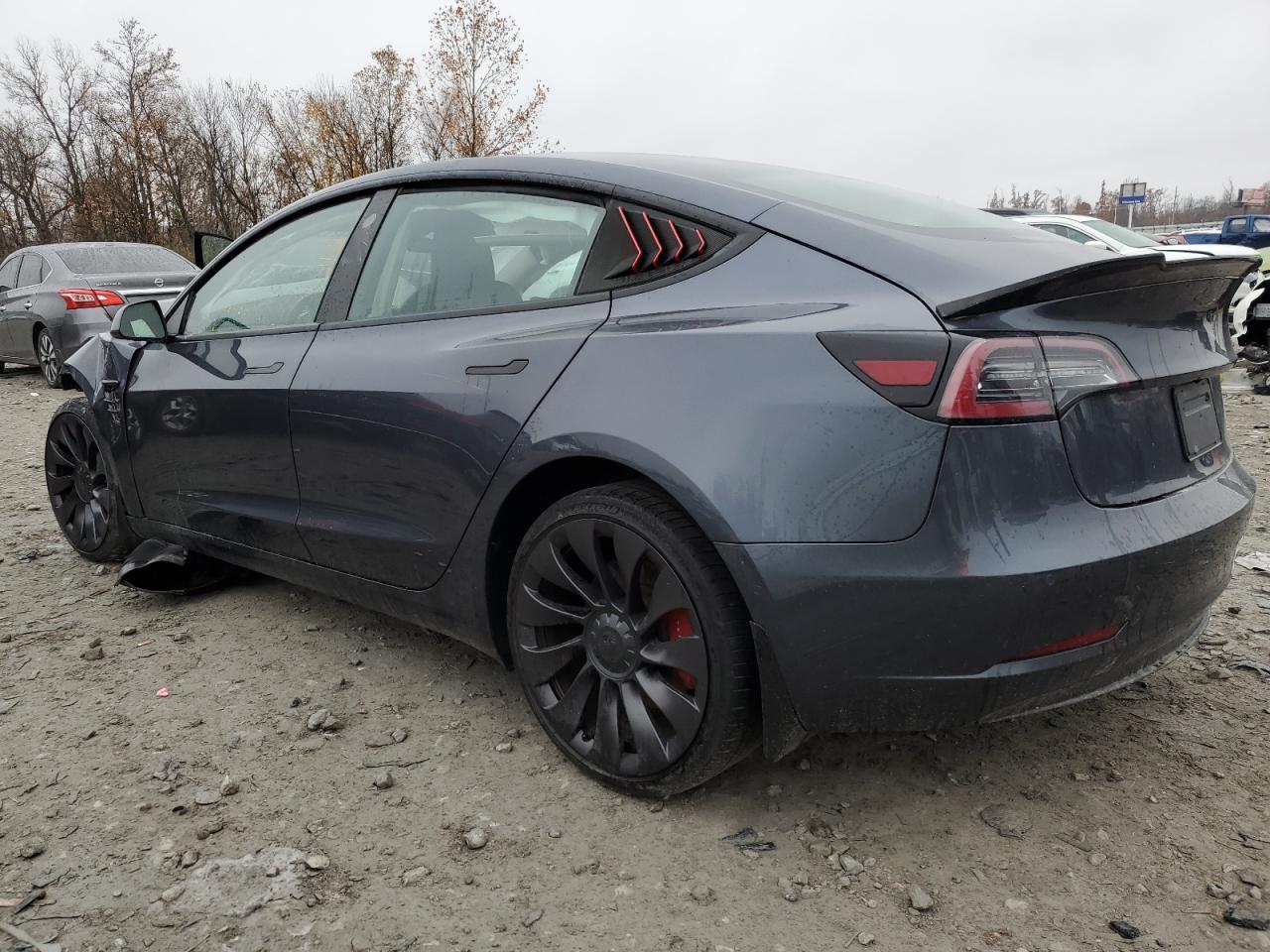 2022 Tesla Model 3 - Фото 2