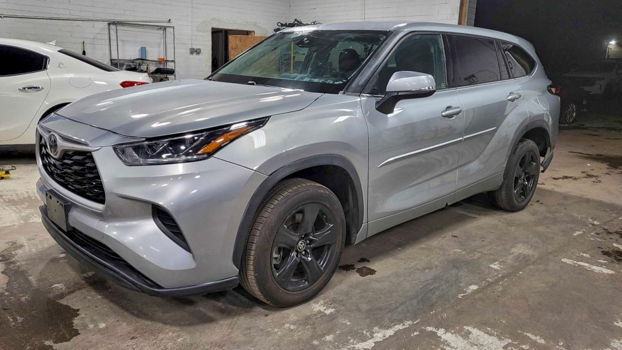 2021 Toyota Highlander L - Фото 2