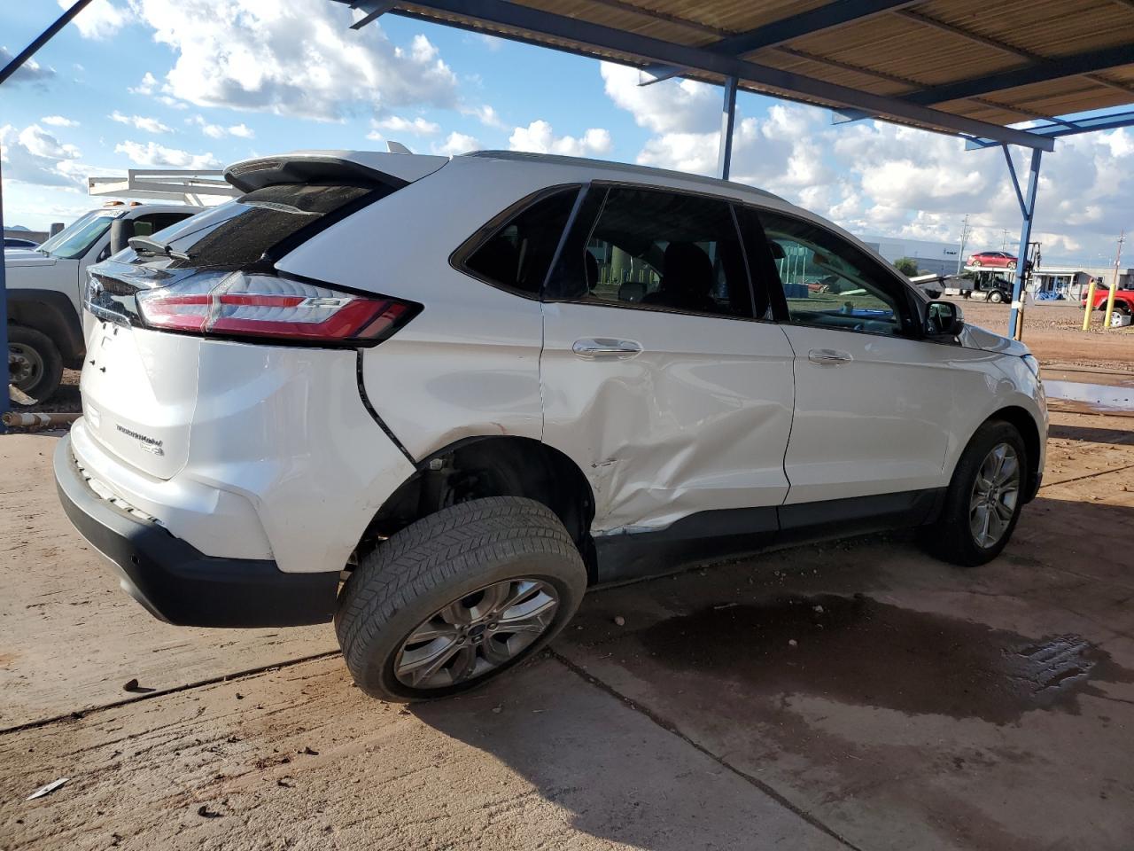 2019 Ford Edge Titanium - Image 3