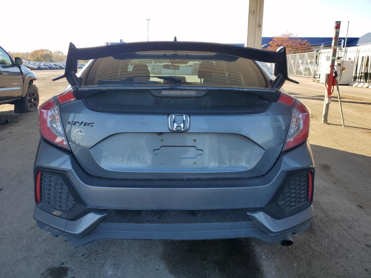 2019 Honda Civic Ex - Image 6