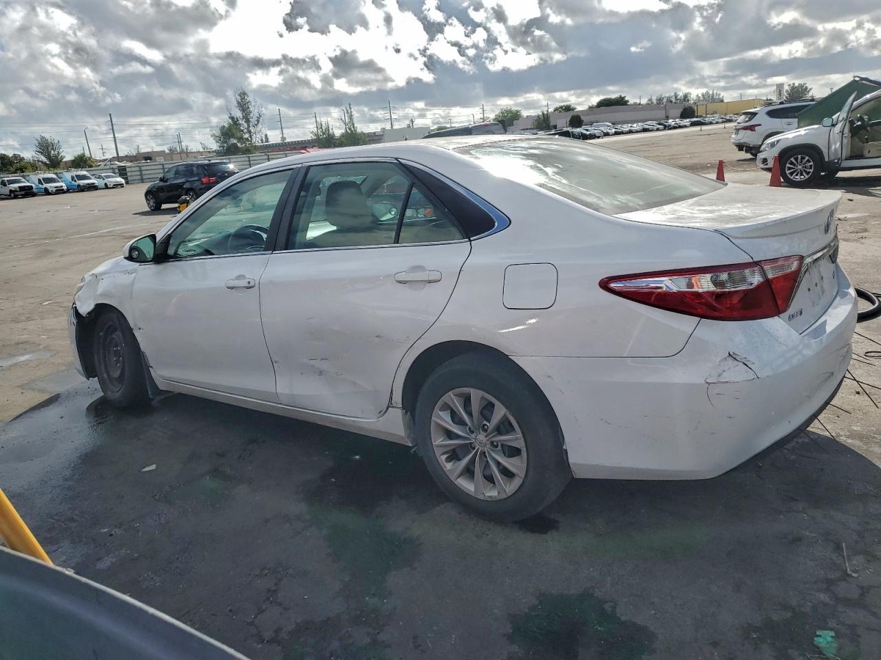 2016 Toyota Camry Le - Image 2