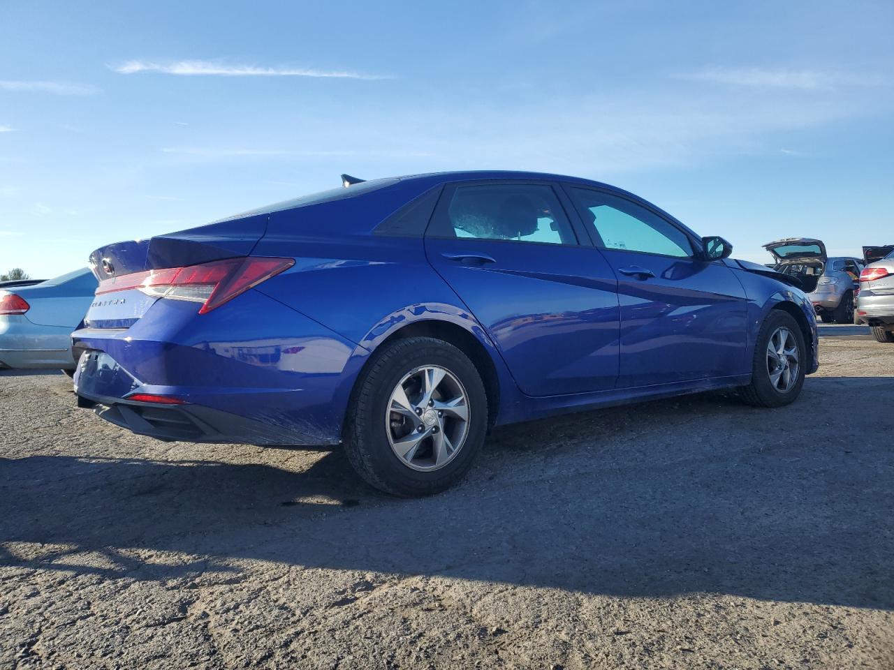 2021 Hyundai Elantra - Фото 3