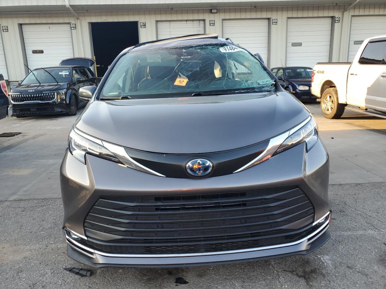 2022 Toyota Sienna Xle - Фото 5
