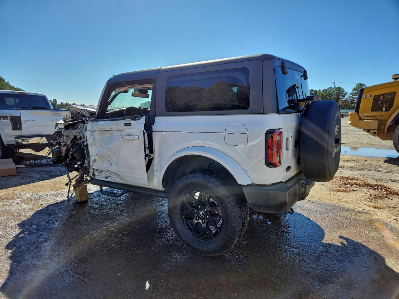2021 Ford Bronco Base - Image 2