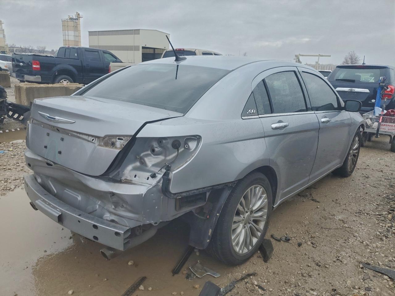 2013 Chrysler 200 Limited - Image 3