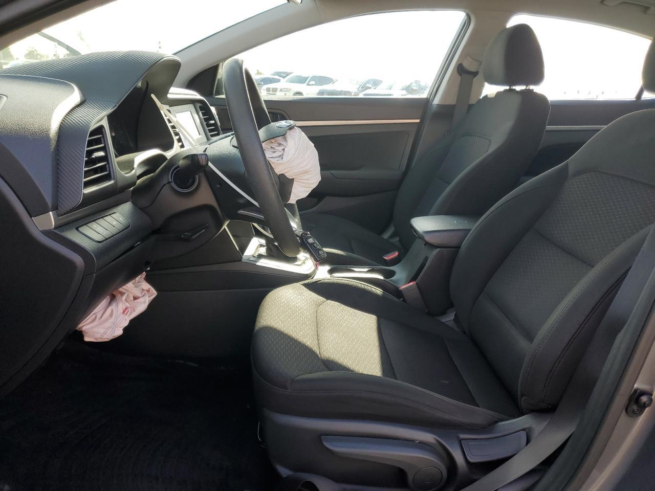 2020 Hyundai Elantra Se - Фото 7