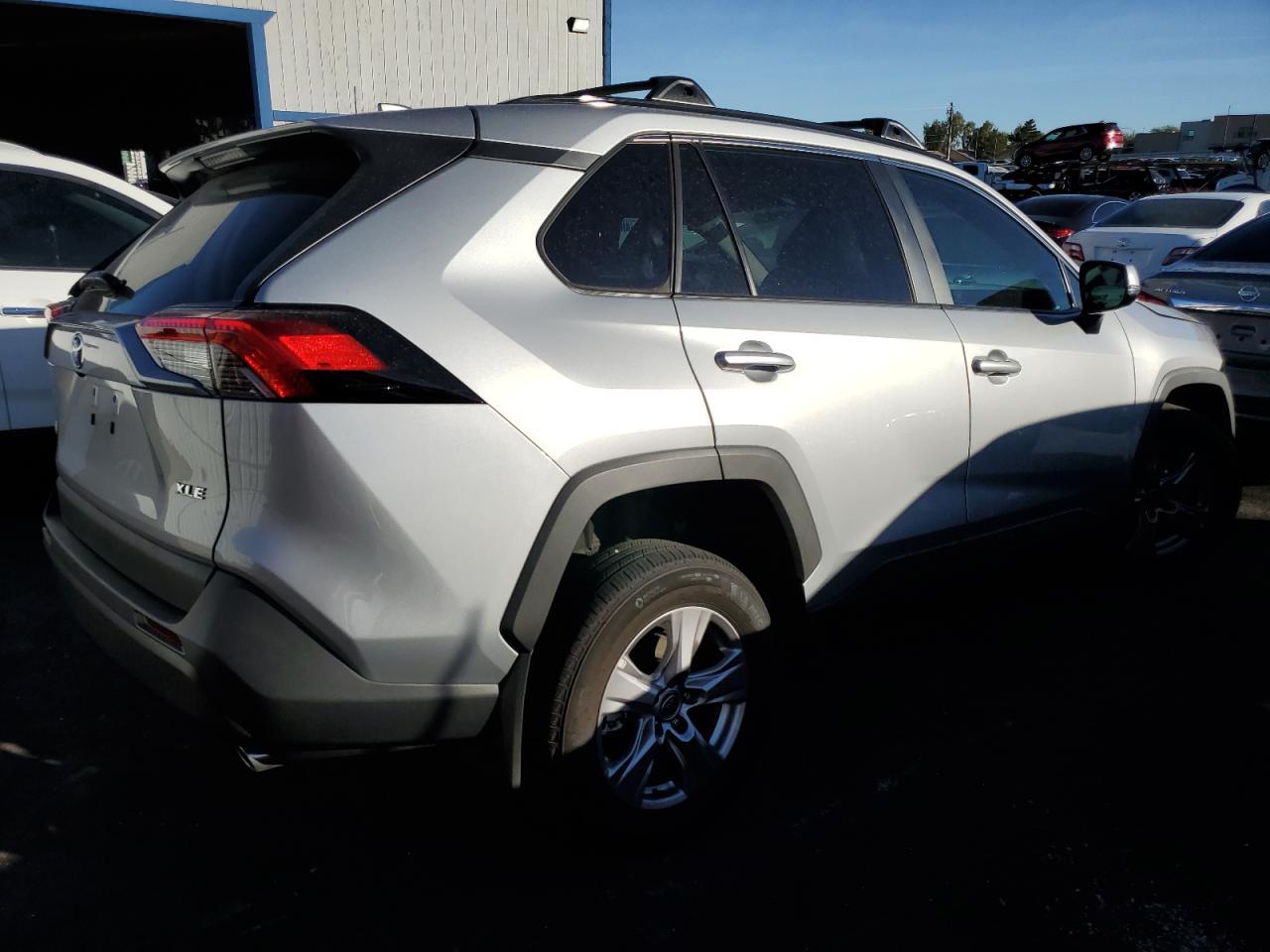 2025 Toyota Rav4 Xle - Фото 3