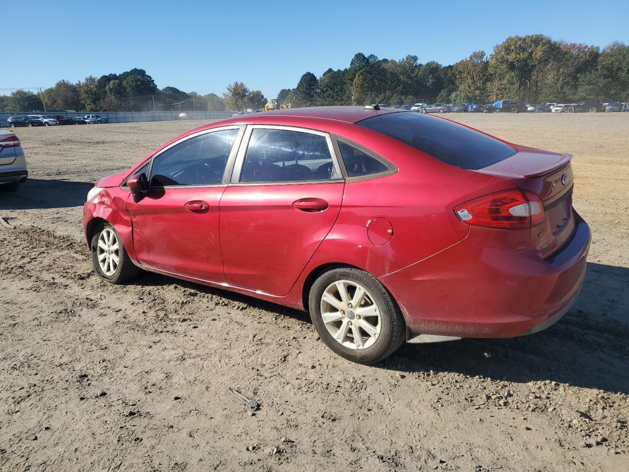 2011 Ford Fiesta Se - Фото 2